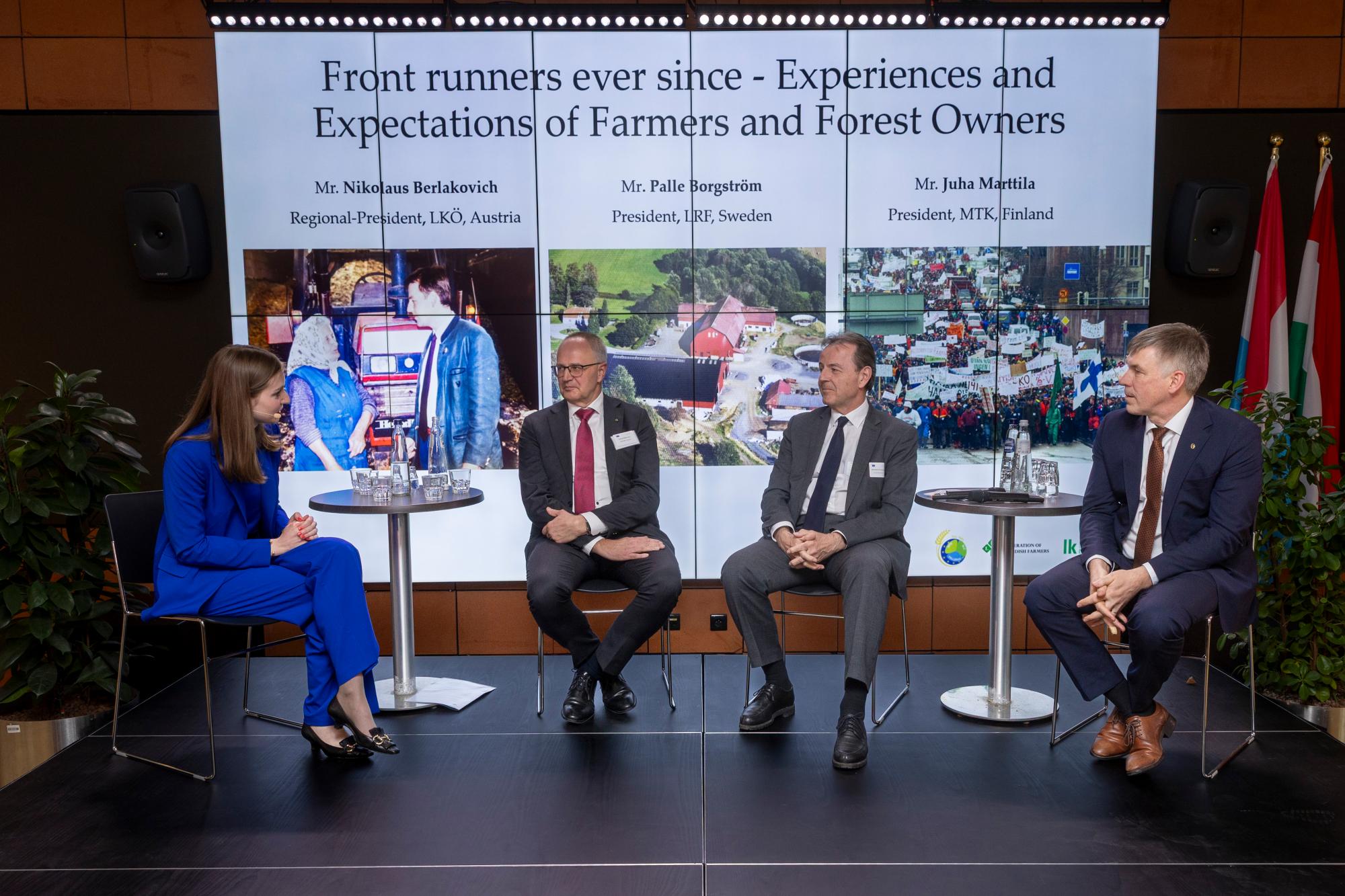 Verena Scherfranz asks experiences from early EU membership from president Palle Borgström LRF, regional president Nikolaus Berlakovich LKÖ and president Juha Marttila MTK